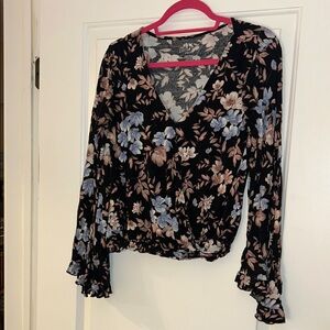Floral V-Neck Long Sleeve Top